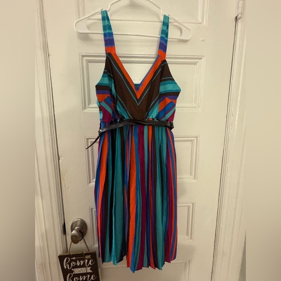 Motherhood Maternity Green and Red Sleeveless Sundress - Picture 1 of 7